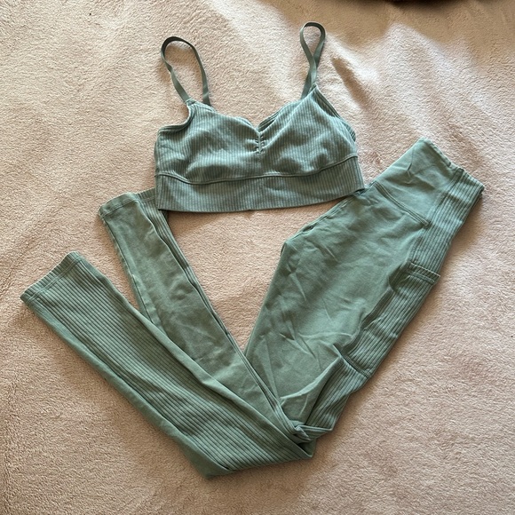 Aerie Two Piece Set - Top Medium Pants Small - Picture 9 of 9